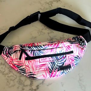 MAXTOP floral Fanny pack -never used